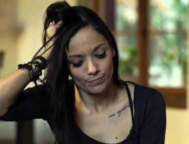 Κατερίνα Τσάβαλου: Η παρενόχληση που δέχθηκε και η άγνωστη σχέση της με τραγουδοποιό (βίντεο)